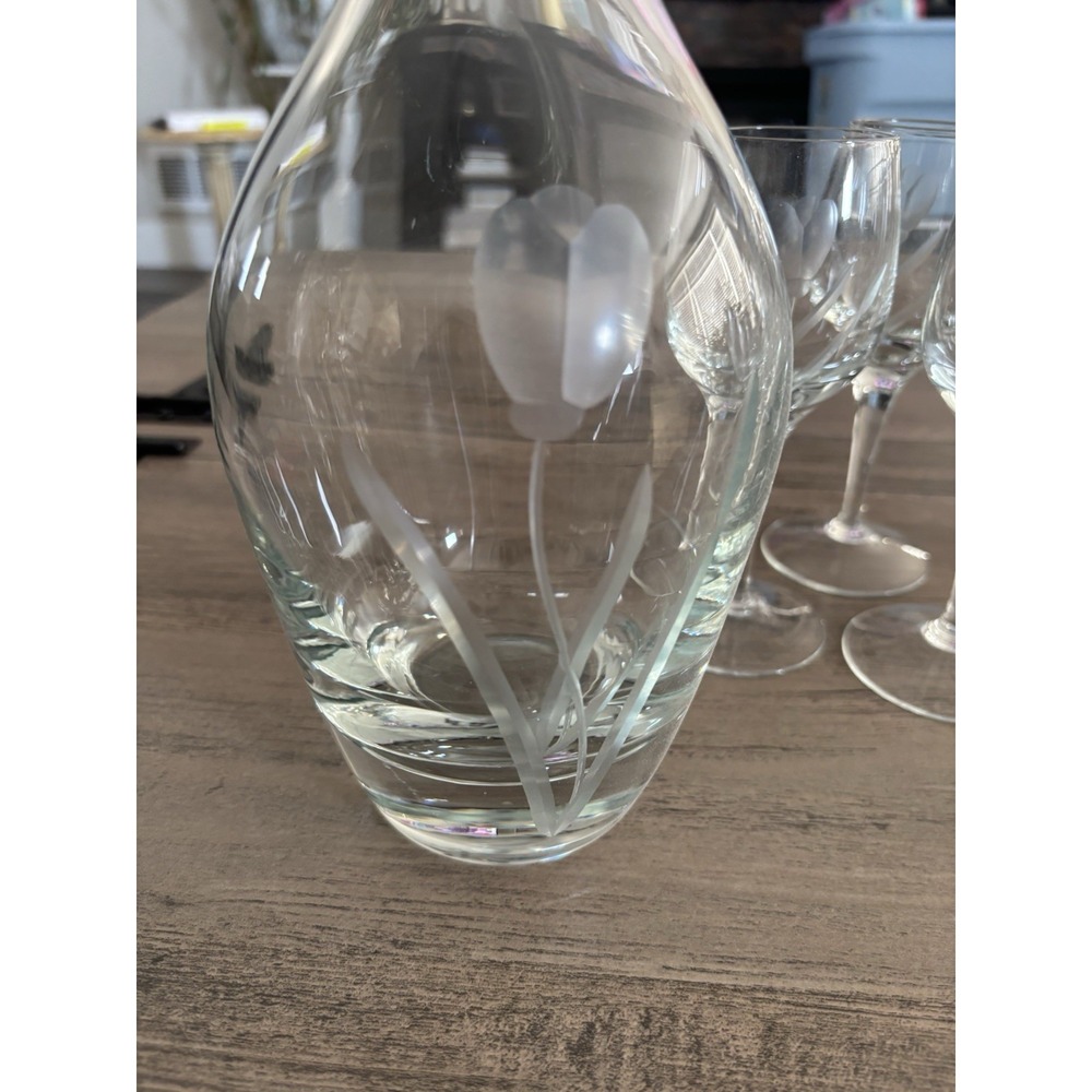 Mid Century Modern Flower Cut Design Decanter With Six Glasses Set - Picture 6 of 9